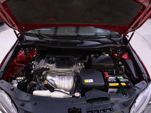 Used 2017 Toyota Camry SE image 9