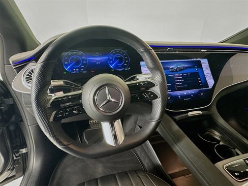 Used 2022 Mercedes-Benz EQS 580 4MATIC Sedan image 11