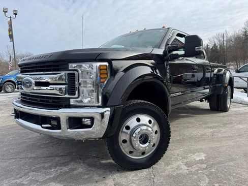 Used 2018 Ford F450 XLT w/ XLT Premium Package image 3