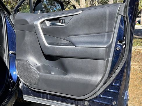 Used 2021 Toyota RAV4 XLE image 25