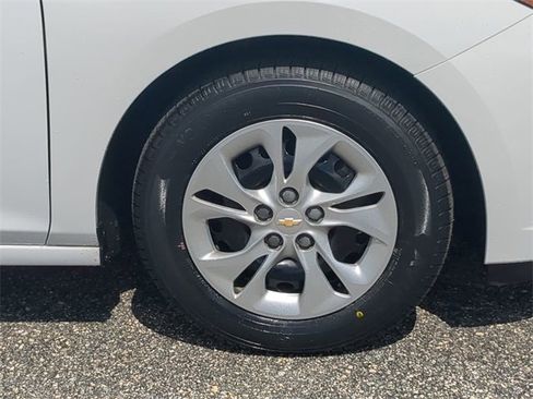 Used 2019 Chevrolet Cruze LS image 11