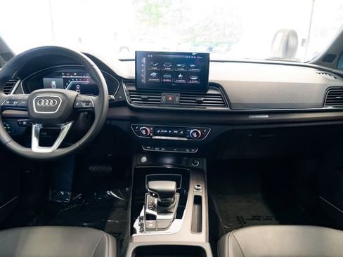 Used 2023 Audi Q5 2.0T Premium Plus w/ Premium Plus Package AWD/4WD image 9
