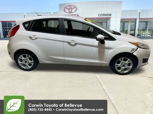 Used 2014 Ford Fiesta SE image 9