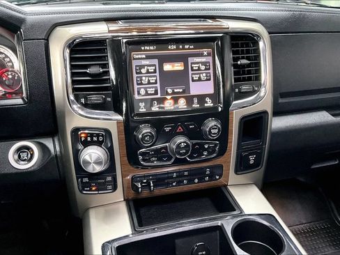 Used 2015 RAM 1500 Laramie AWD/4WD image 9