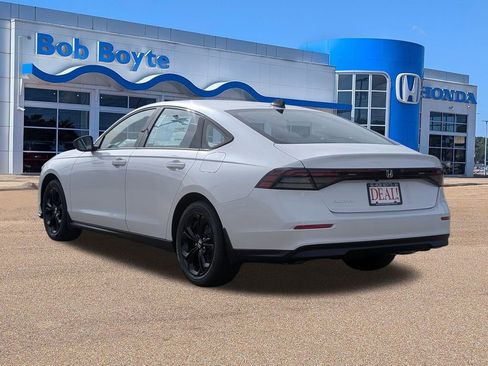 New 2025 Honda Accord SE image 3