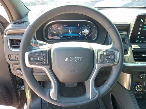 Used 2024 Chevrolet Suburban Z71 w/ Luxury Package AWD/4WD image 17