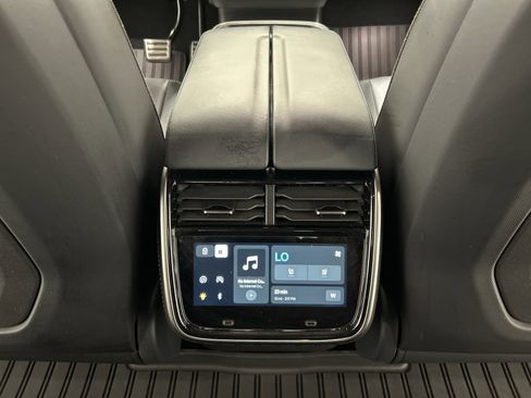 Used 2022 Rivian R1T Launch Edition image 28