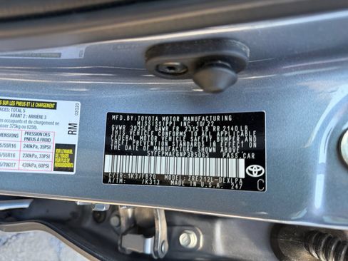 Used 2022 Toyota Corolla LE FWD image 36