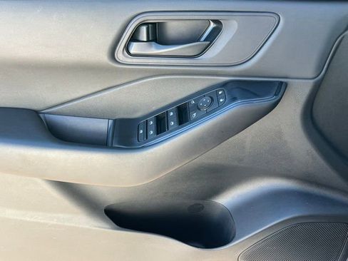 Used 2024 Nissan Rogue S image 20