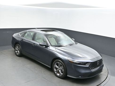 Used 2024 Honda Accord EX image 36