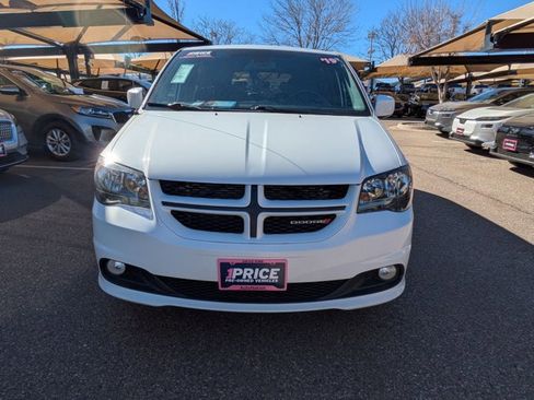 Used 2019 Dodge Grand Caravan GT image 2