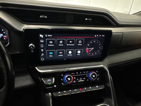 Used 2024 GMC Sierra 1500 Denali w/ Technology Package AWD/4WD image 17