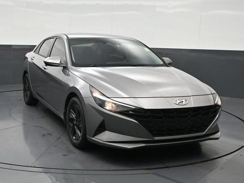 Used 2023 Hyundai Elantra Blue FWD image 8