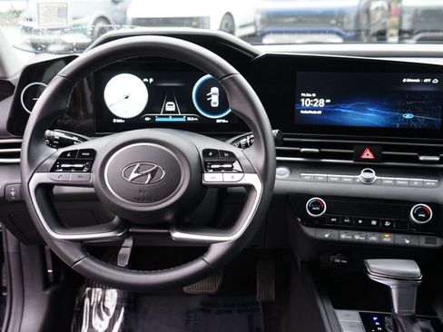 Certified 2023 Hyundai Elantra SEL w/ Convenience Package image 19