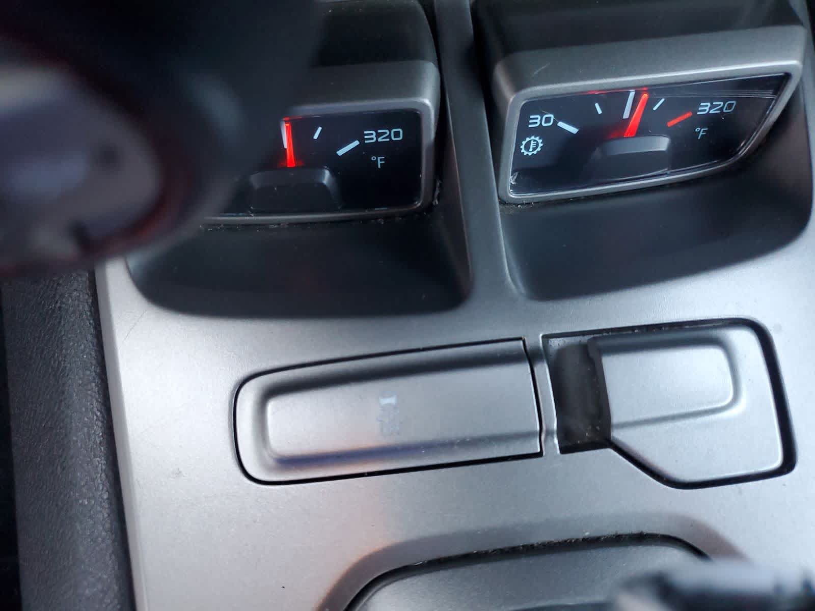 Used 2015 Chevrolet Camaro SS RWD image 19