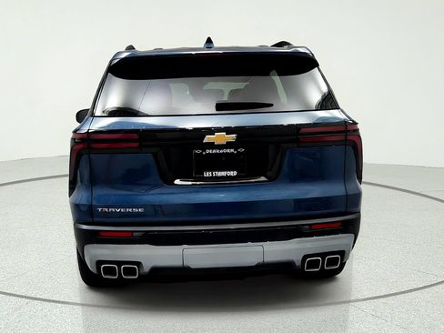 Used 2025 Chevrolet Traverse LT w/ Driver Confidence Package FWD image 4