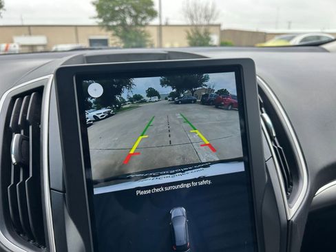 Used 2022 Ford Edge SEL image 17