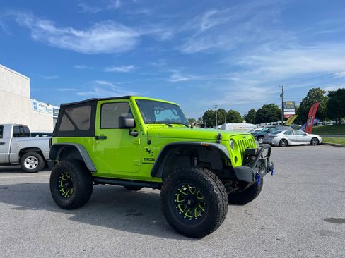 Used 2013 Jeep Wrangler Sport AWD/4WD image 22