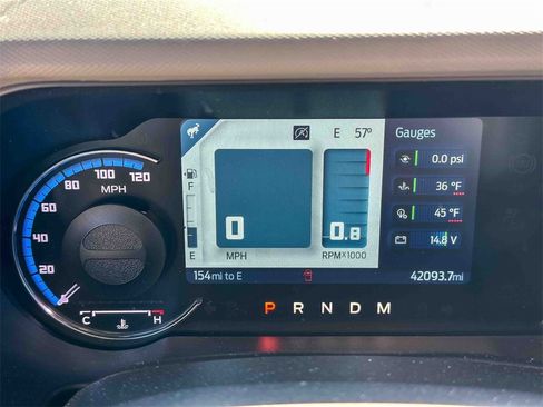 Used 2021 Ford Bronco Badlands image 9