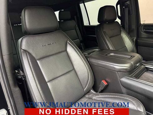 Used 2022 GMC Yukon XL Denali w/ Denali Premium Package image 25