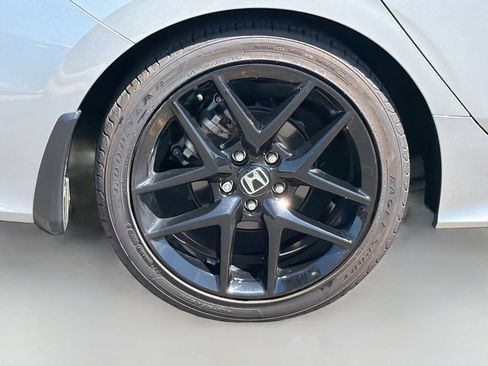 Used 2025 Honda Civic Sport image 10
