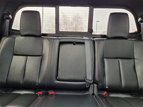 Used 2024 Nissan Titan PRO-4X w/ Pro-4x Convenience Package image 12