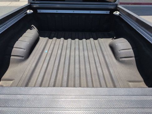 Used 2024 Nissan Frontier SV RWD image 27
