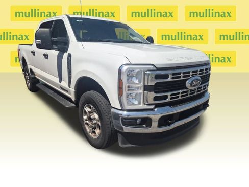 Certified 2025 Ford F250 XLT AWD/4WD image 27