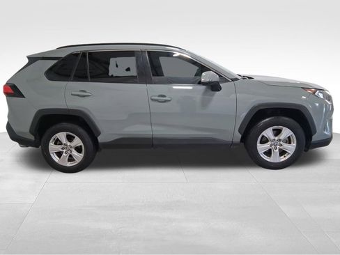 Used 2021 Toyota RAV4 XLE FWD image 4