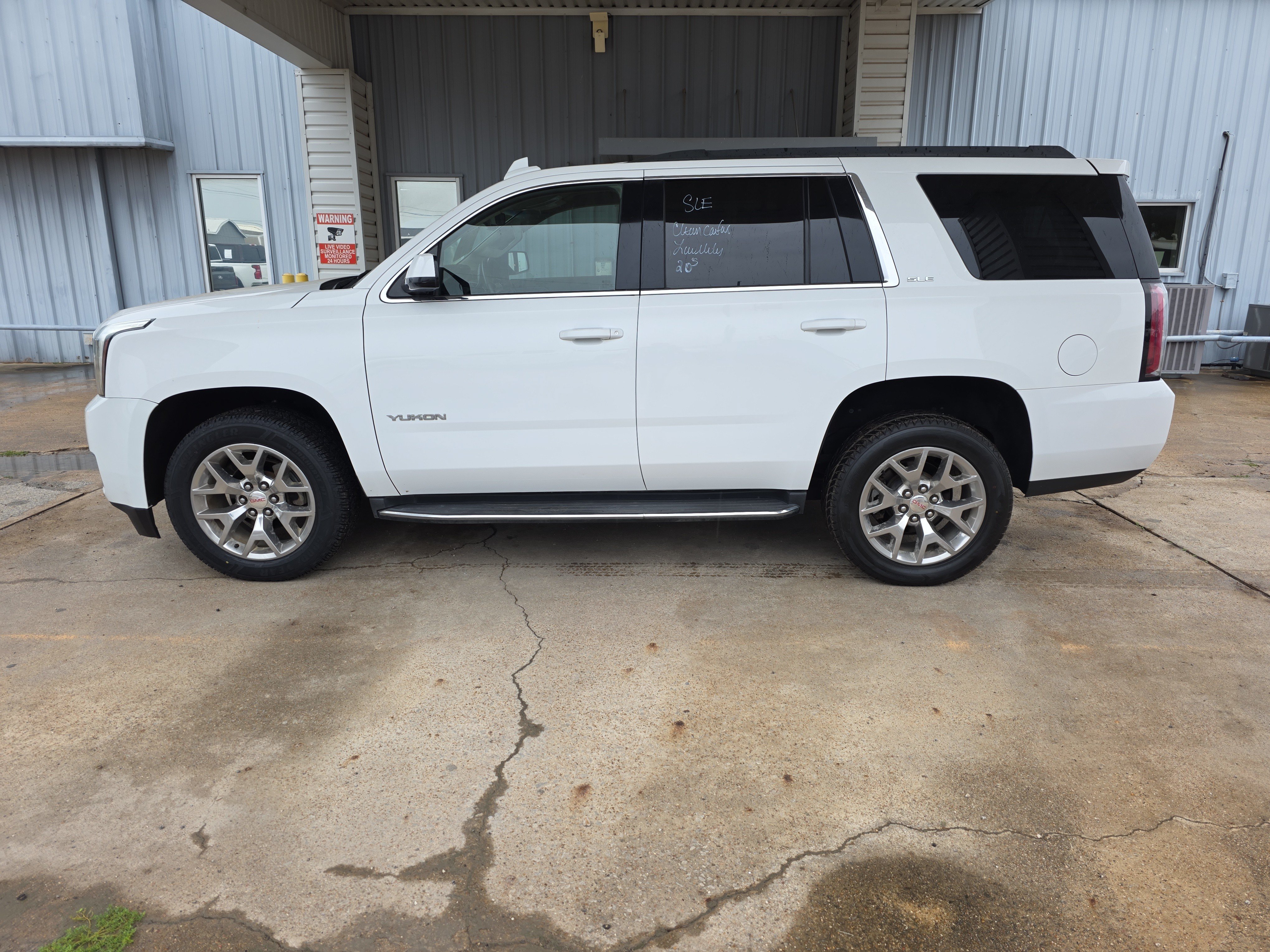 Used 2017 GMC Yukon SLE w/ SLE Value Package RWD image 3
