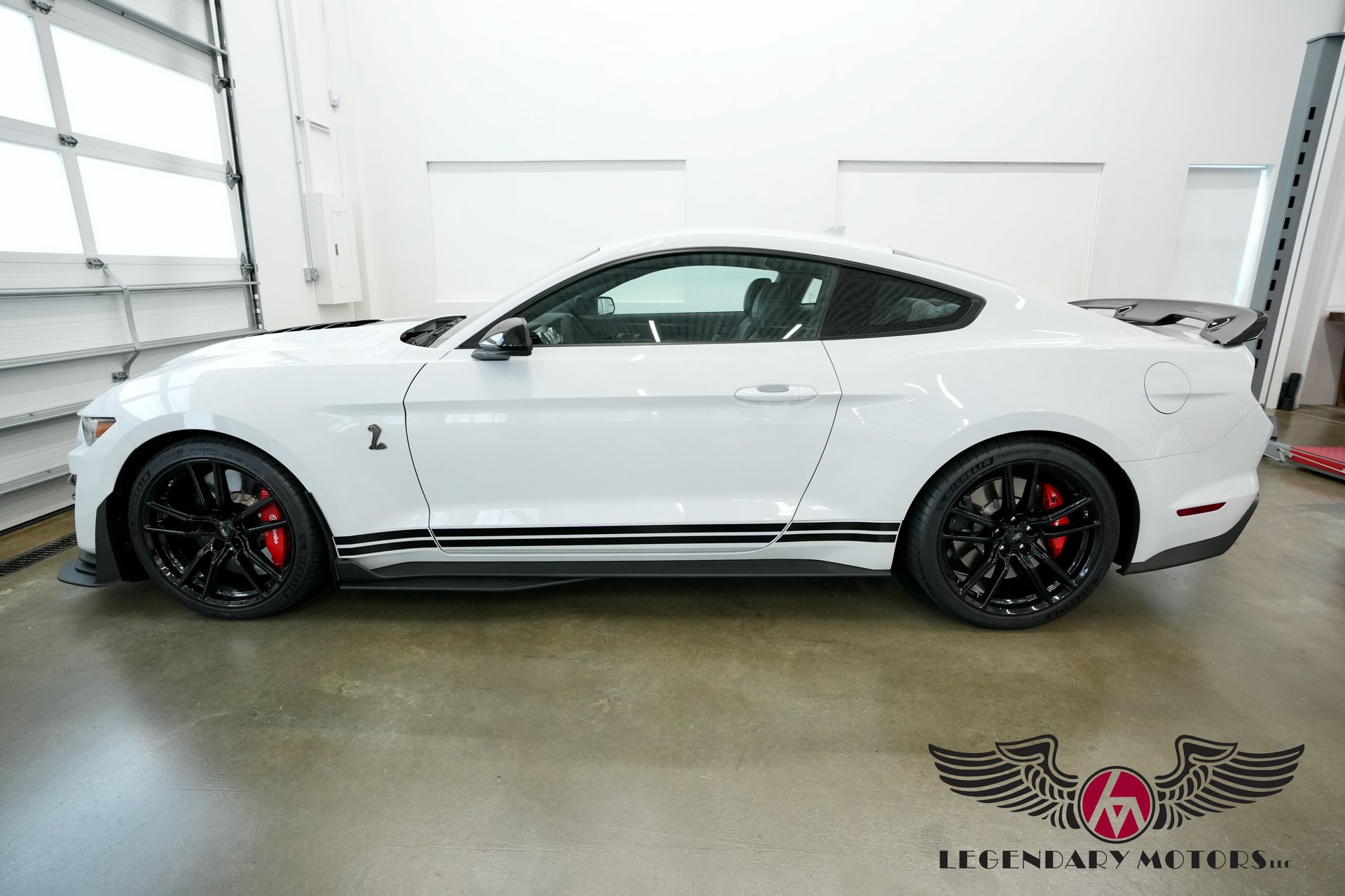 Used 2022 Ford Mustang Shelby GT500 RWD image 2