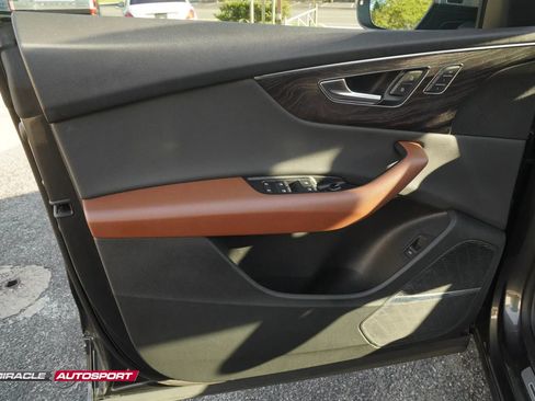 Used 2019 Audi Q8 Premium Plus w/ Premium Plus image 15