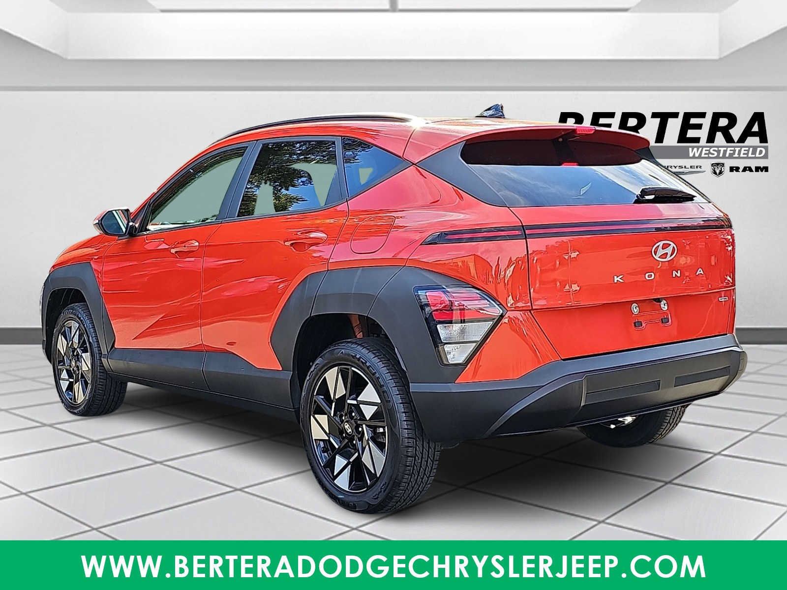 Used 2024 Hyundai Kona SEL AWD/4WD image 4