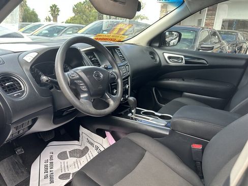 Used 2017 Nissan Pathfinder S image 17