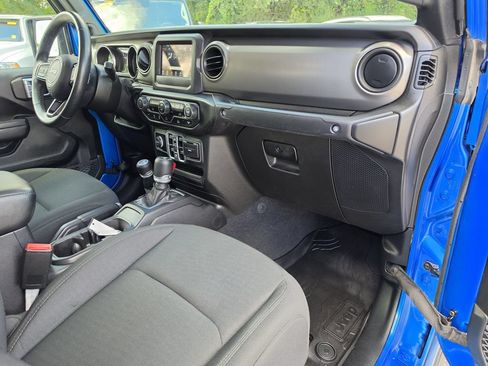 Used 2021 Jeep Gladiator Sport AWD/4WD image 11
