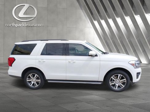 Used 2023 Ford Expedition XLT RWD image 4