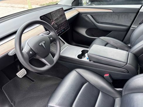 Used 2023 Tesla Model Y Performance AWD/4WD image 8