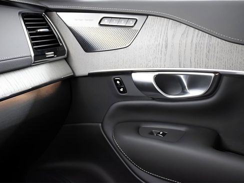 New 2025 Volvo XC90 T8 Ultra w/ Protection Package Premier image 26