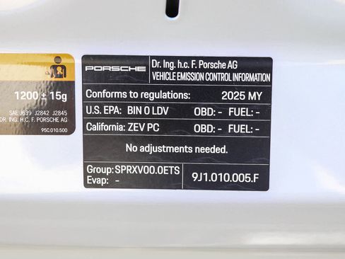 Used 2025 Porsche Taycan RWD image 30