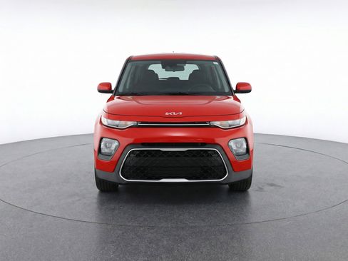 Used 2025 Kia Soul LX w/ LX Technology Package image 2