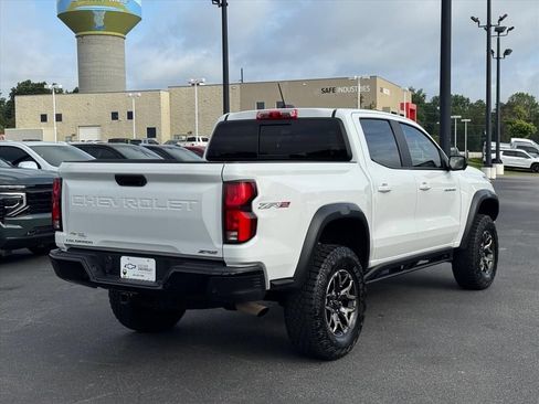 Used 2023 Chevrolet Colorado ZR2 w/ ZR2 Convenience Package III AWD/4WD image 3