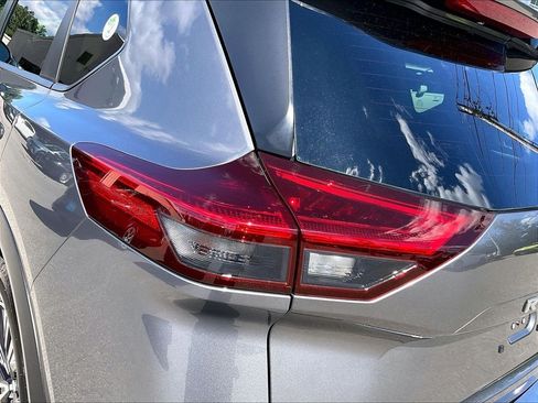 Certified 2023 Nissan Rogue SV AWD/4WD image 33