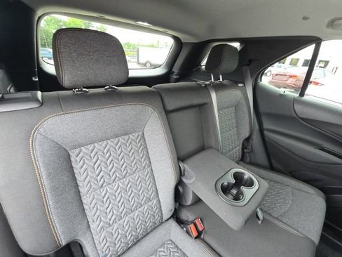 Used 2024 Chevrolet Equinox LT w/ LPO, Floor Liner Package FWD image 16