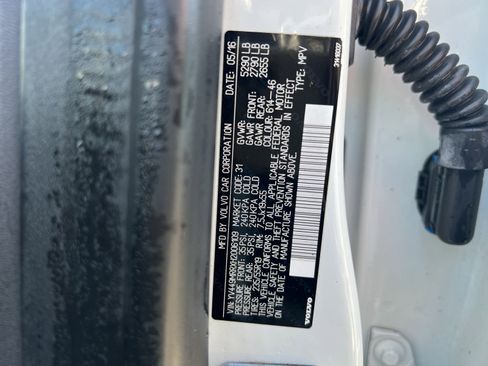 Used 2017 Volvo XC60 T6 Dynamic w/ Preferred Option Package image 24