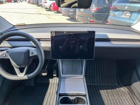 Used 2026 Tesla Model Y 2WD image 16