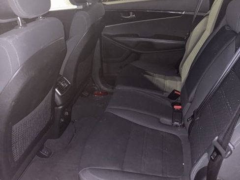 Used 2016 Kia Sorento LX w/ LX Convenience Package image 6