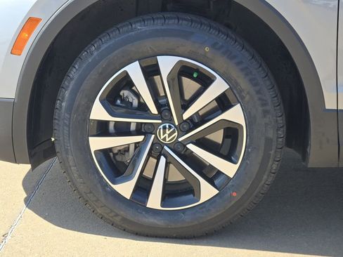 Used 2022 Volkswagen Tiguan S FWD image 27