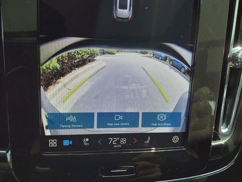 New 2025 Volvo XC40 B5 Core w/ Protection Package Premier image 16