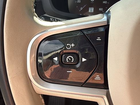 Used 2022 Volvo S60 T8 Inscription w/ Advanced Package image 9