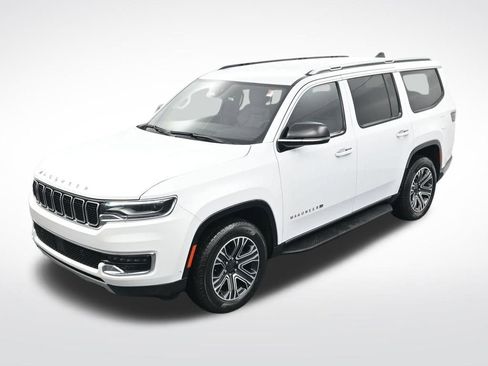 Used 2024 Jeep Wagoneer Series II w/ Flexible Seating Group RWD image 11